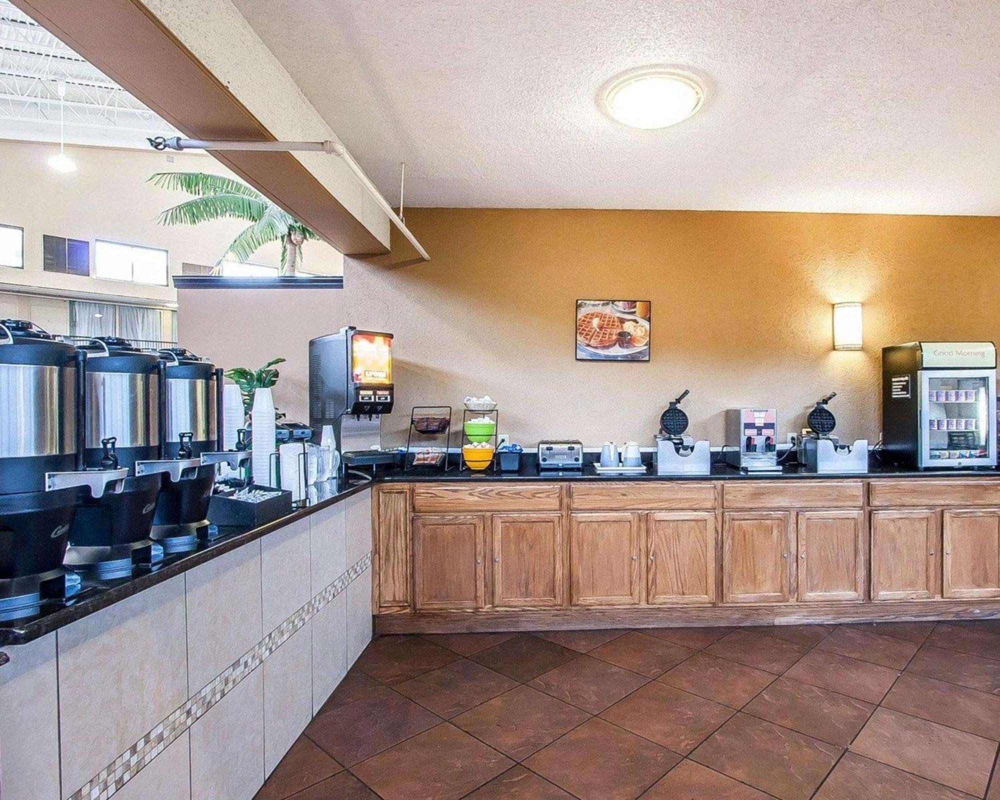 Clarion Inn Murfreesboro Extérieur photo
